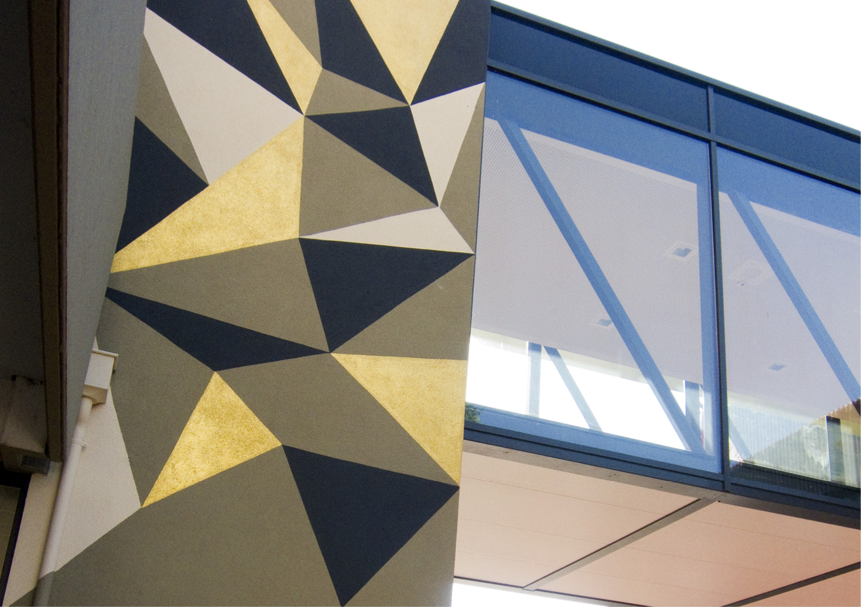 Gold, olive, beige und graphit